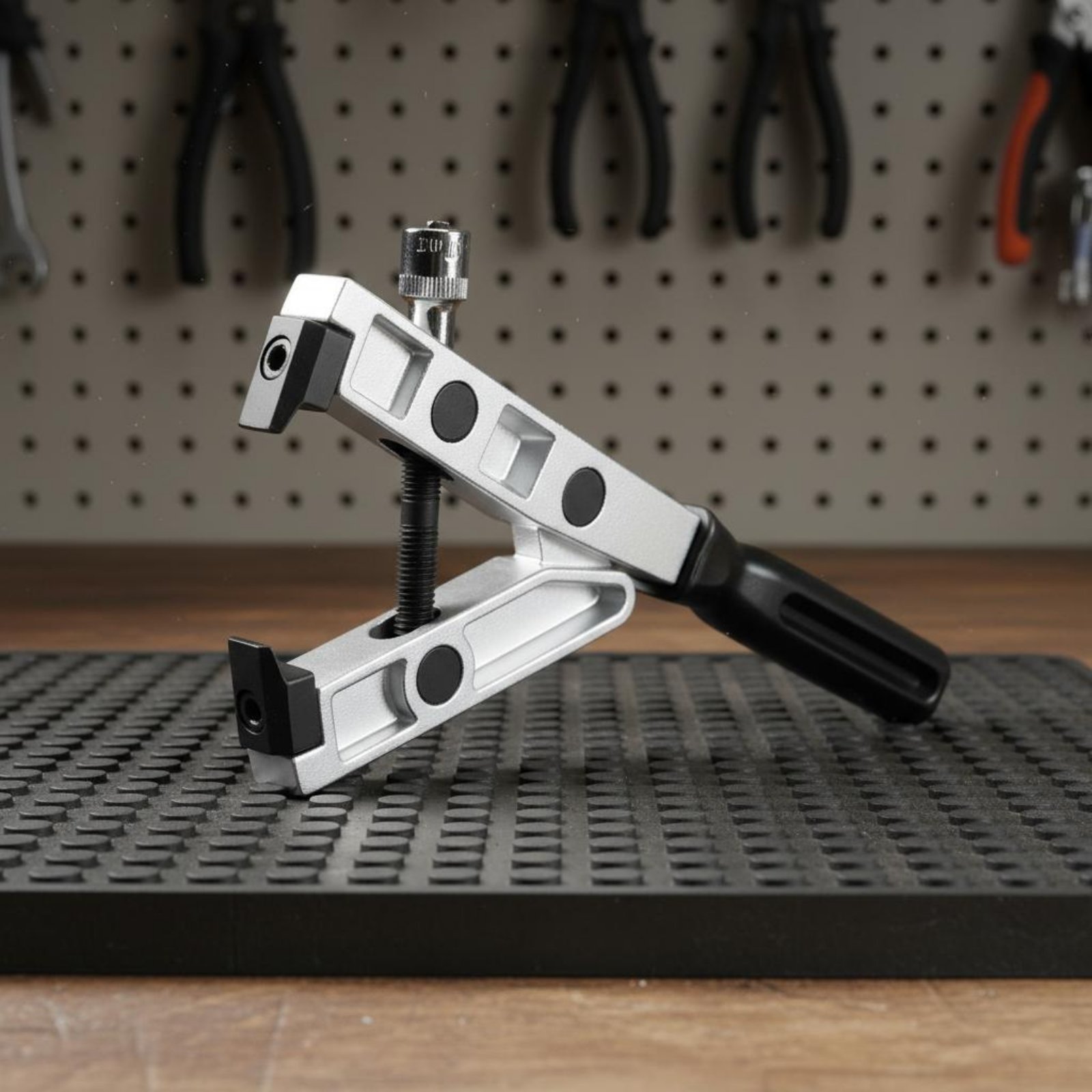 CV Boot Klemtang Grijpers met  - Pliers recensie en prijs